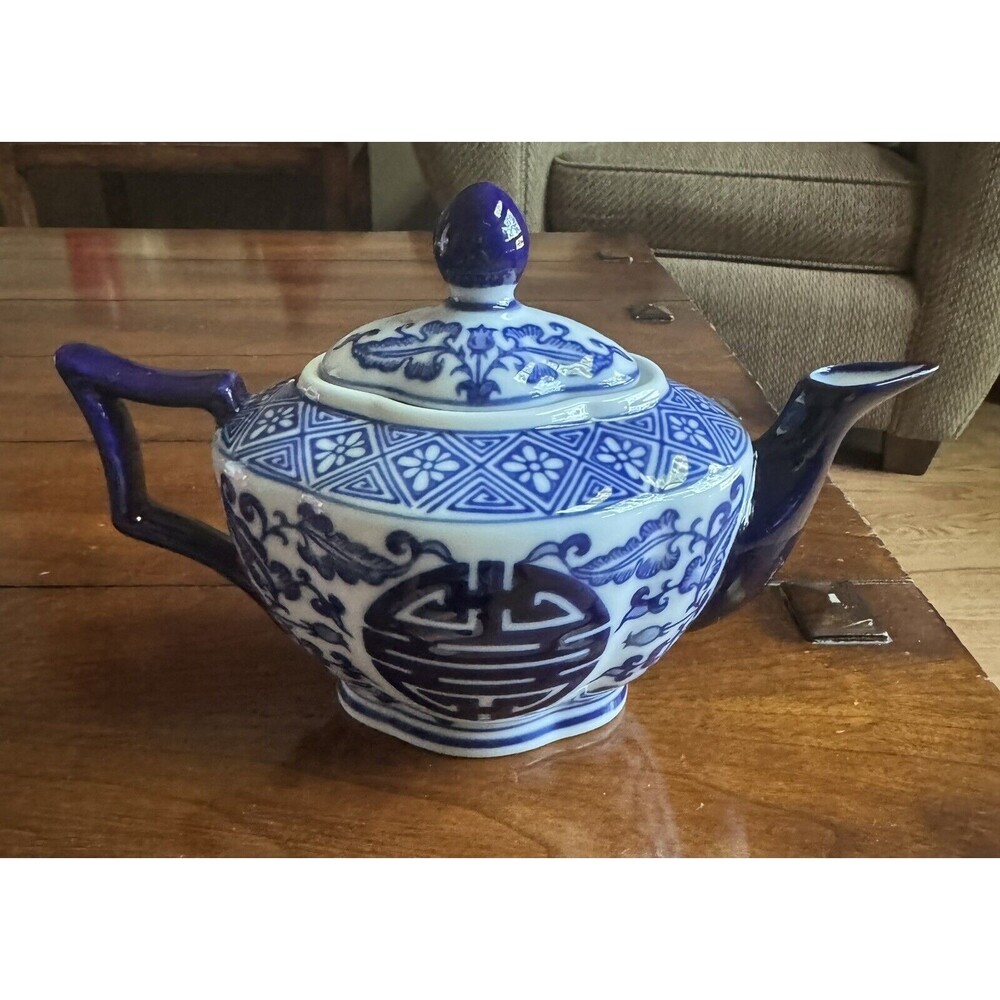 Bombay Teapot w/ Strainer‎ Ceramic Cobalt Blue White Floral Asian